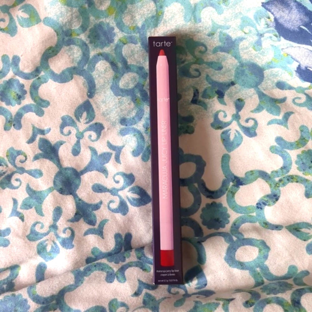 Tarte Maracuja Juicy Lip Liner in Red